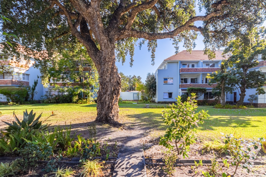 1 Bedroom Property for Sale in Kenilworth Western Cape